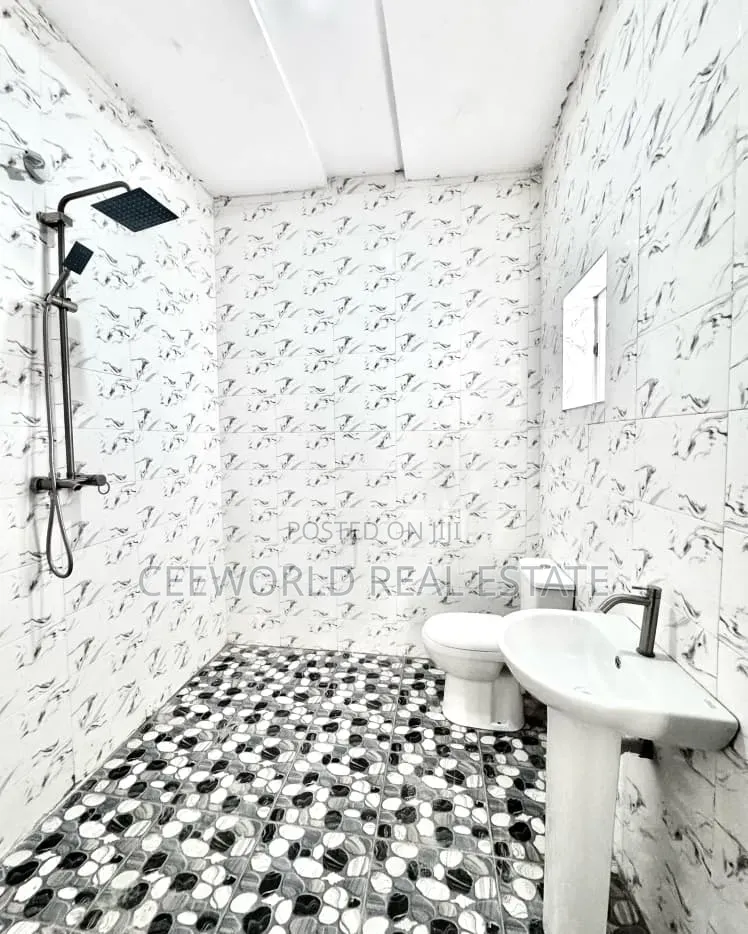 3bdrm Duplex in Kolapo Ishola Gra, Akobo for rent