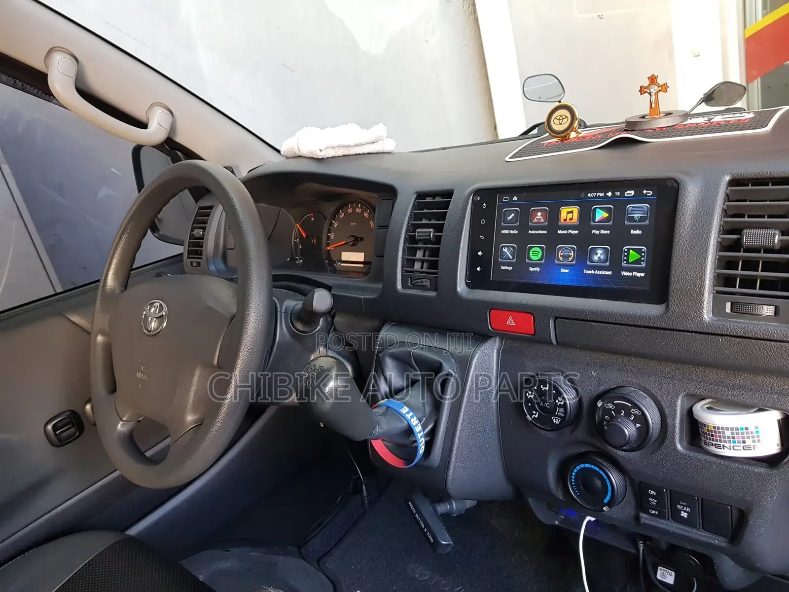 Toyota Hiace Navigation Android/Reverse Camera