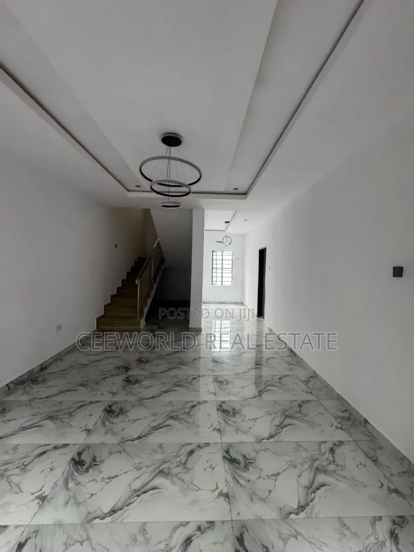 3bdrm Duplex in Kolapo Ishola Gra, Akobo for rent