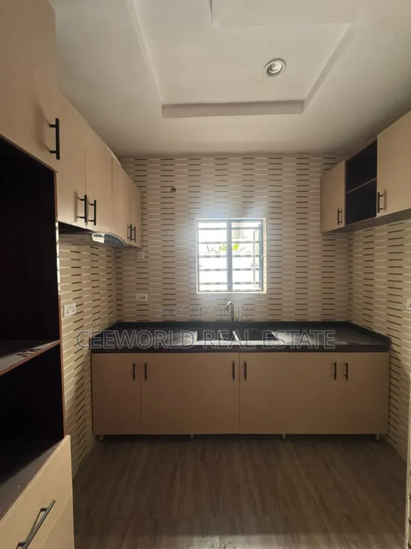 3bdrm Duplex in Kolapo Ishola Gra, Akobo for rent