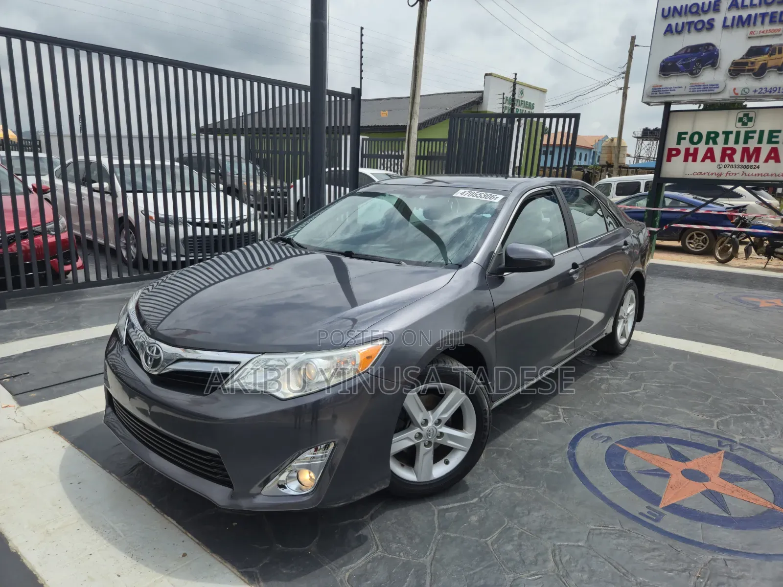Toyota Camry LE 4dr Sedan (2.5L 4cyl 6A) 2012 Gray
