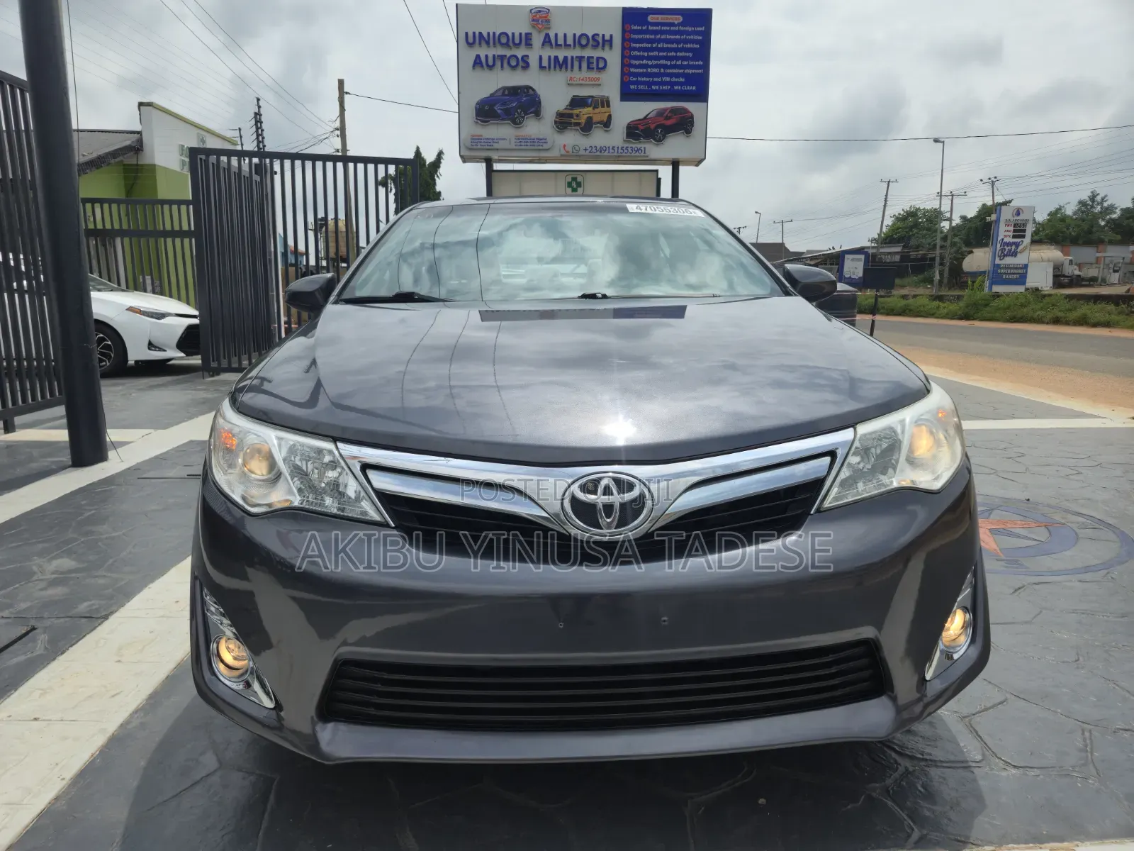Toyota Camry LE 4dr Sedan (2.5L 4cyl 6A) 2012 Gray