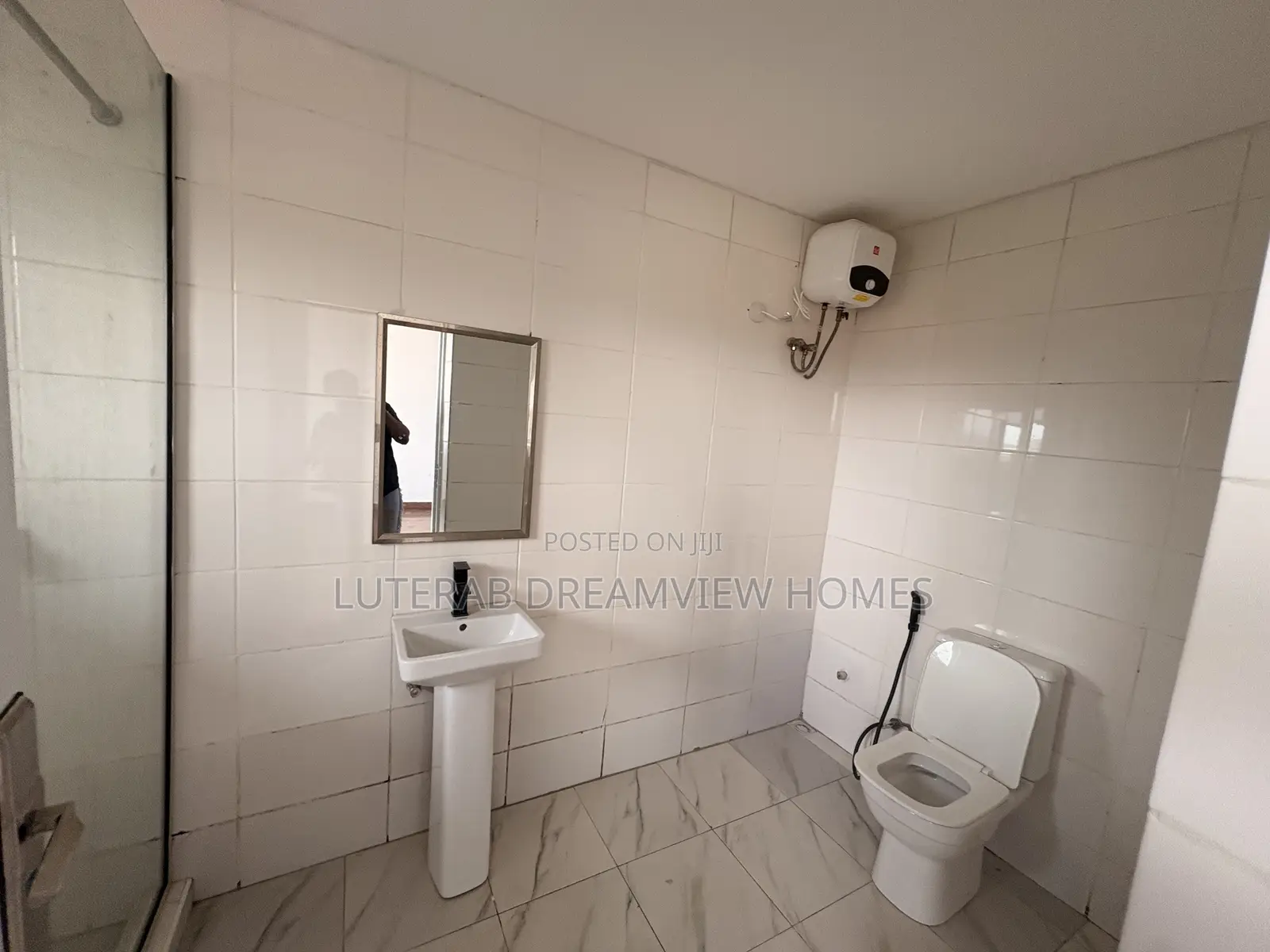 2bdrm Block of Flats in Wuse 2 Main for rent