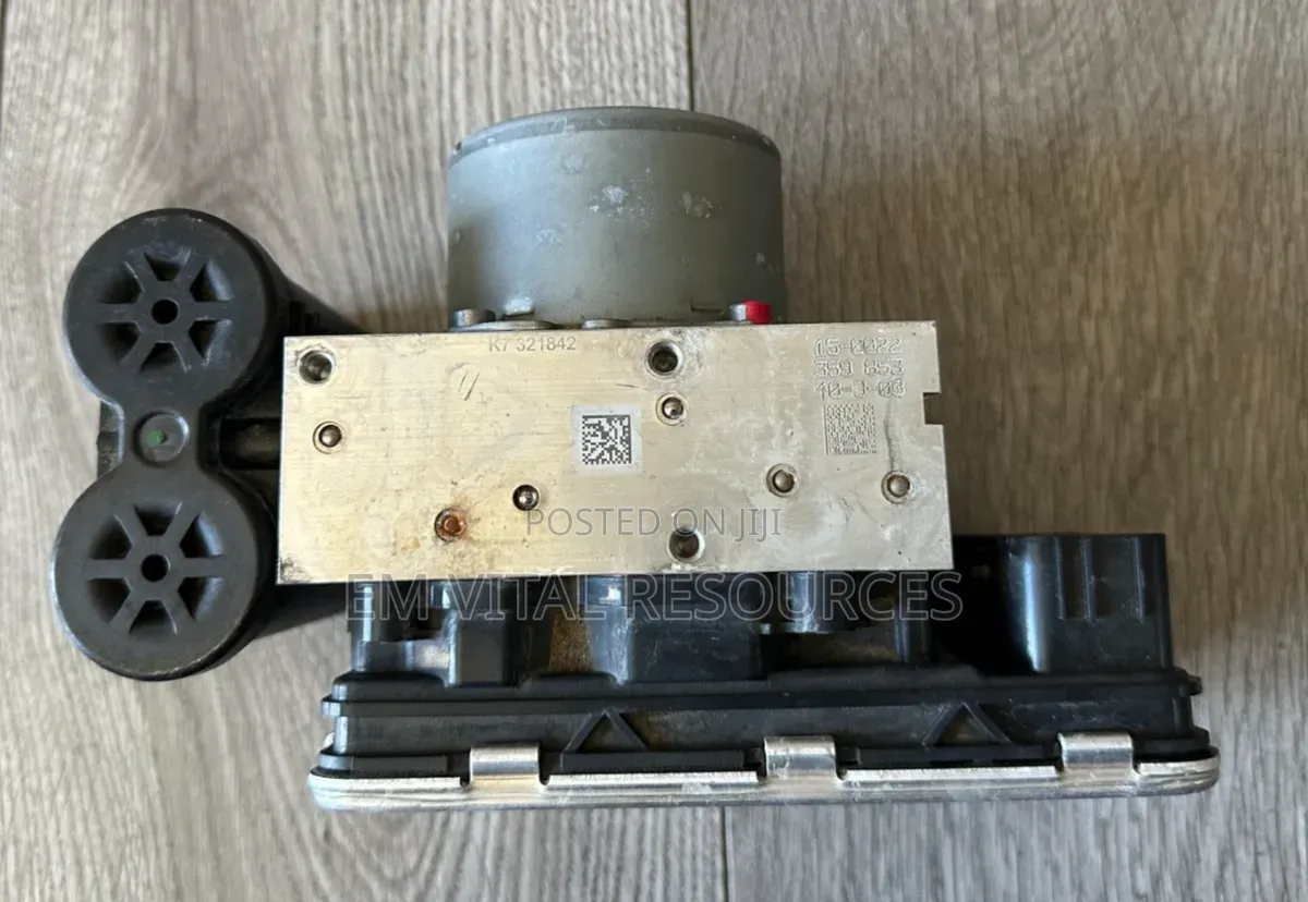 2020 - 2025 Genuine Mercedes-Benz Air Suspension Compressor