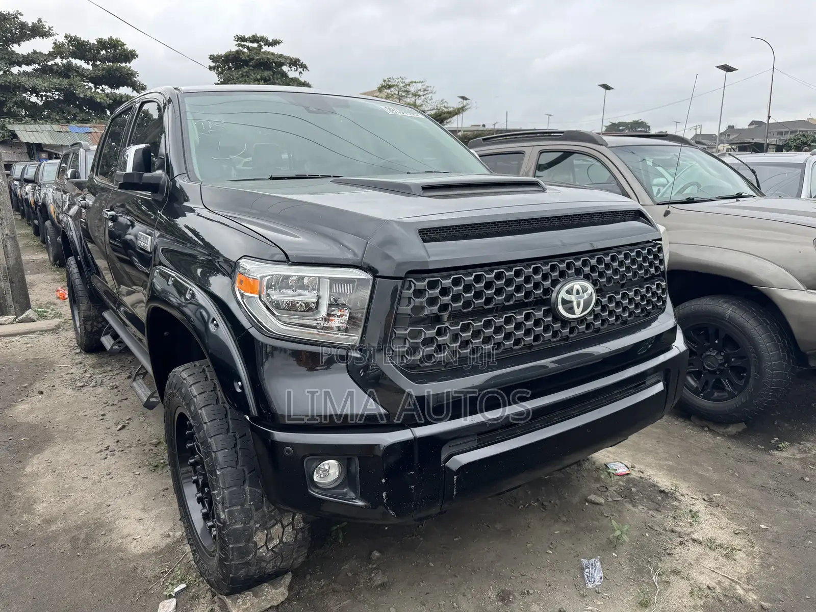Toyota Tundra Platinum 2021 Black