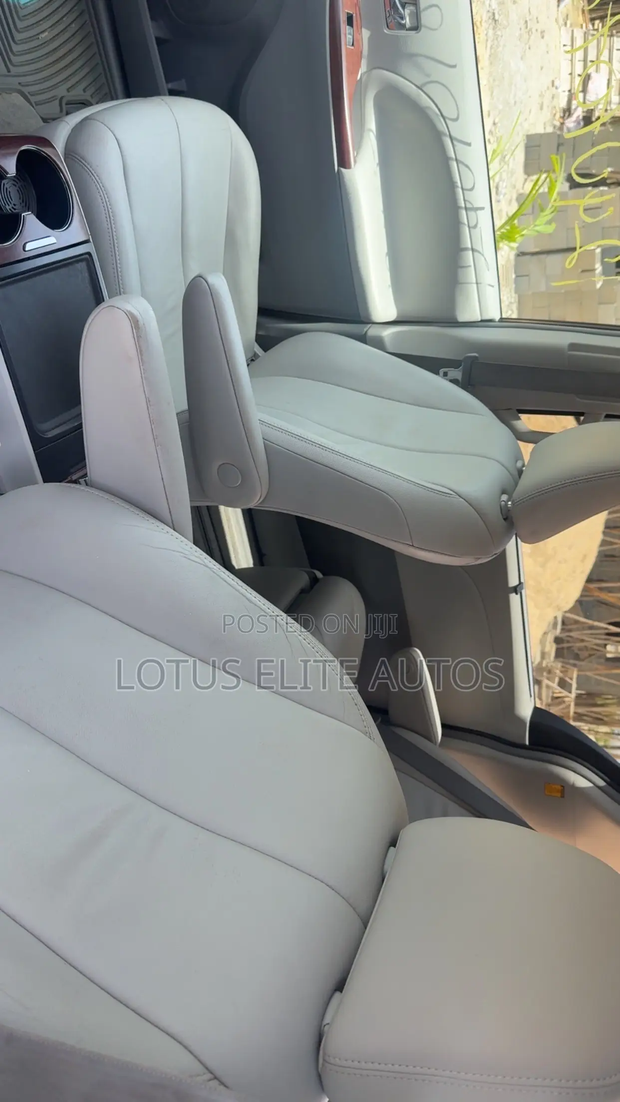 Toyota Sienna Limited AWD 7-Passenger 2013 White