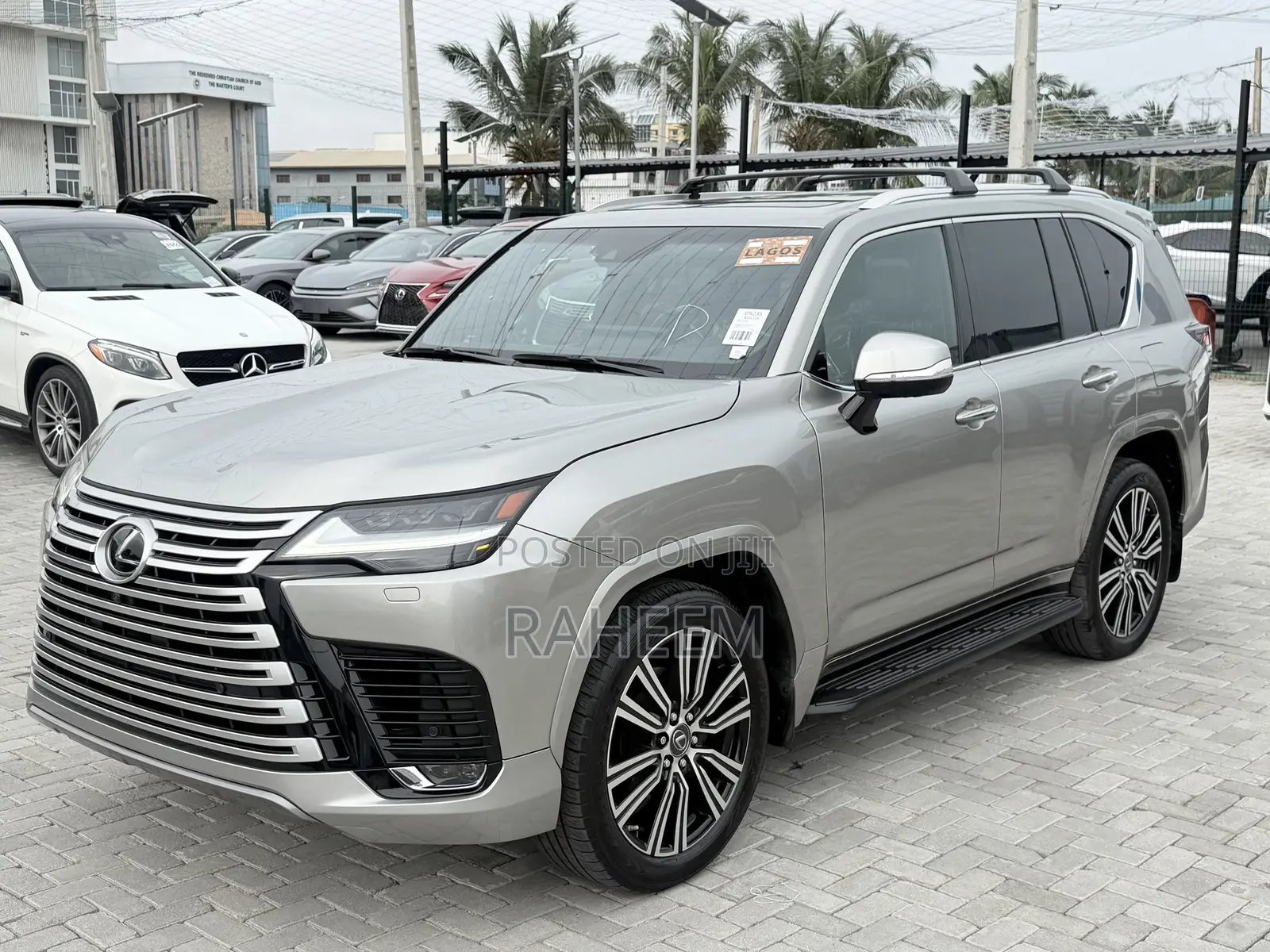 Lexus LX 600 2023 Gold