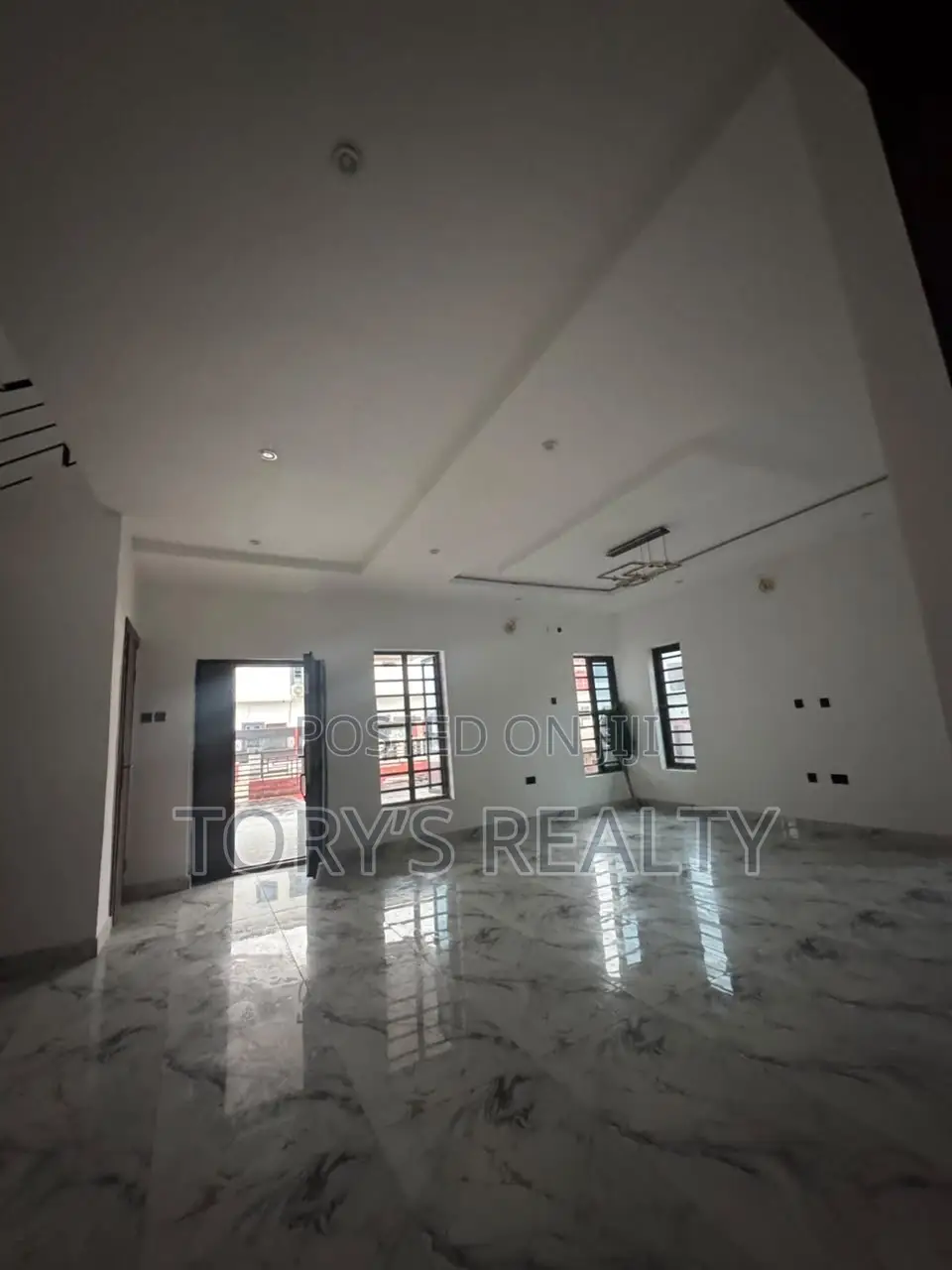 4bdrm Duplex in Lekki Phase 2 for sale