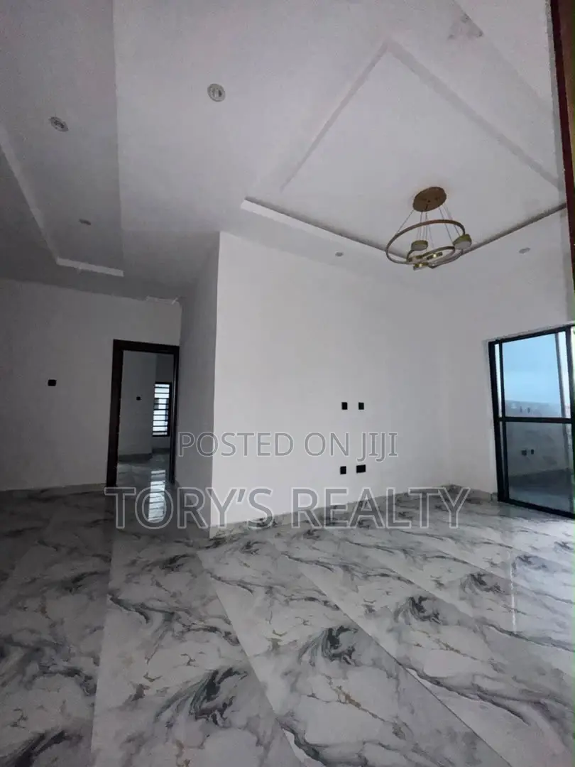 4bdrm Duplex in Lekki Phase 2 for sale