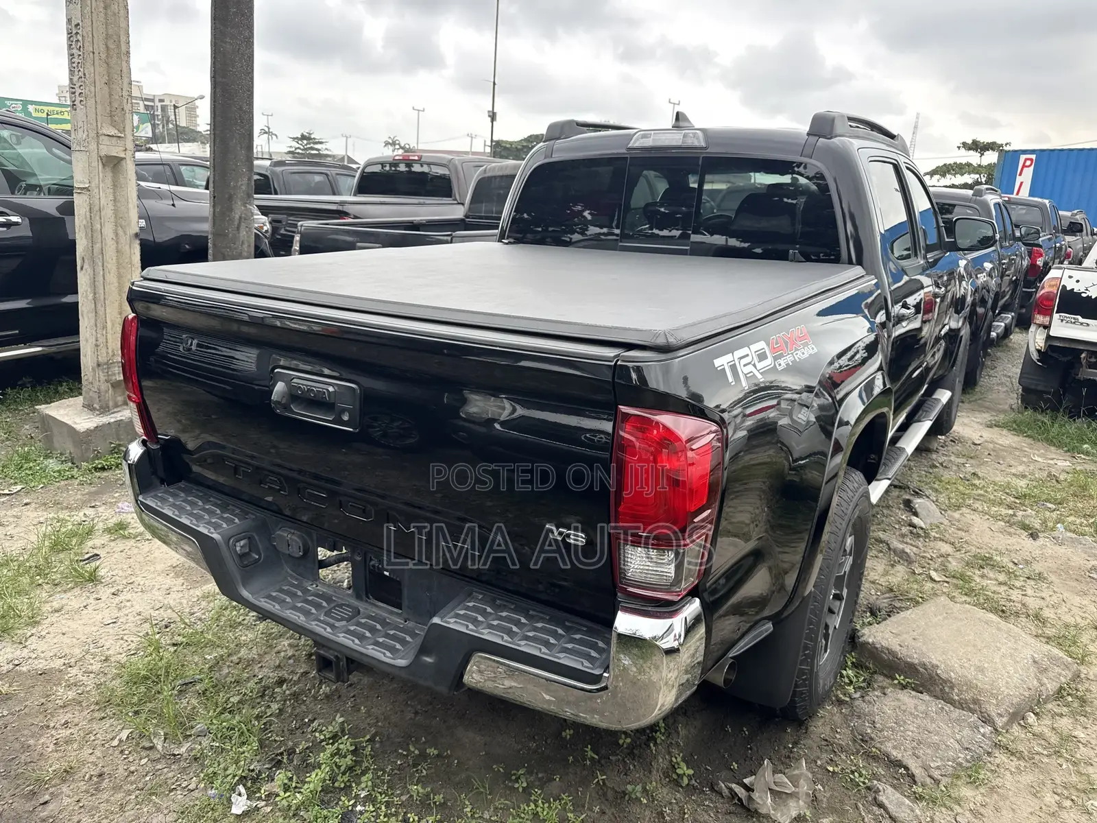 Toyota Tacoma 2017 Black