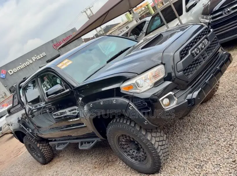 Toyota Tacoma 2023 Black