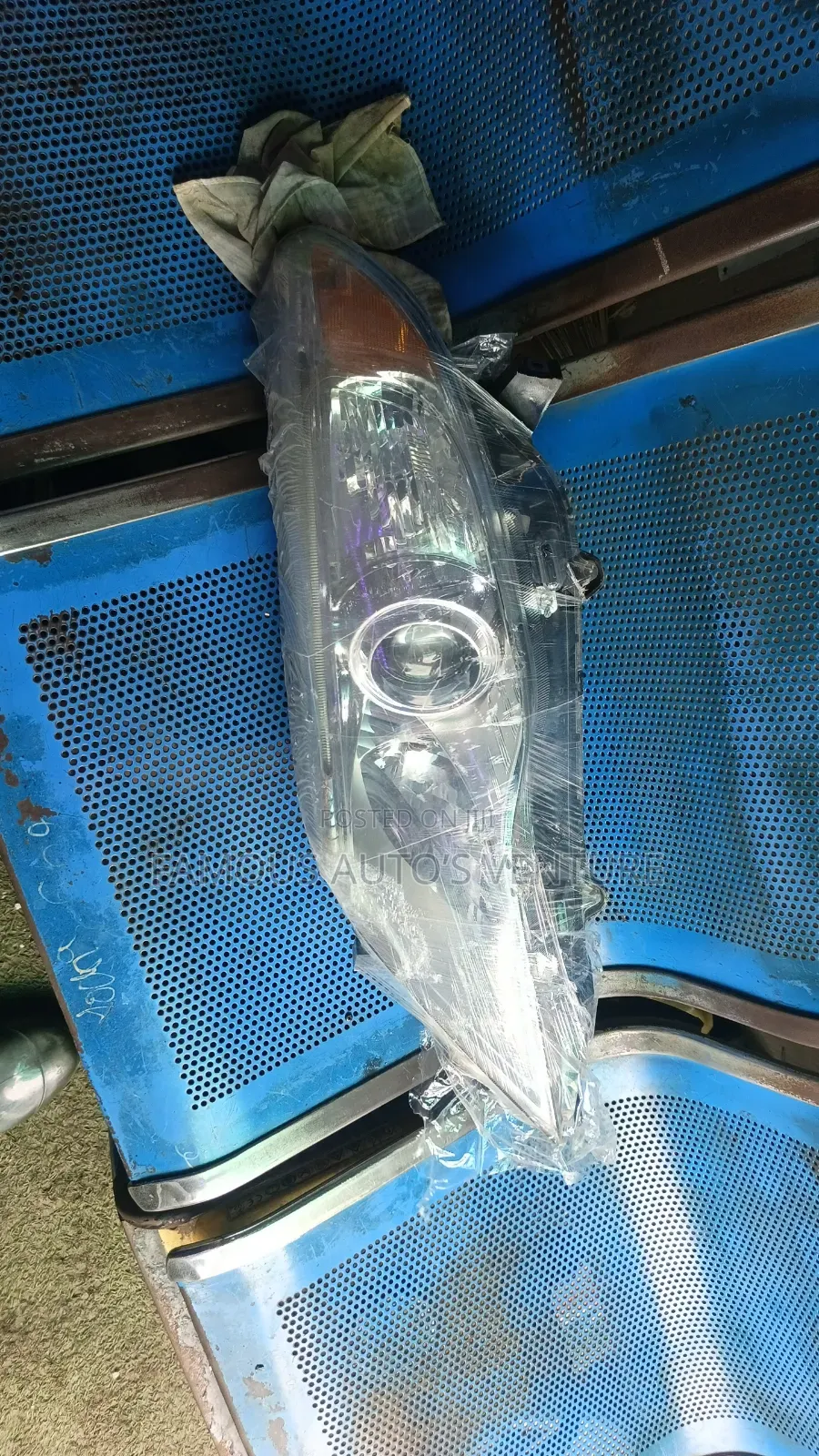 Headlight Toyota Avalon 2012