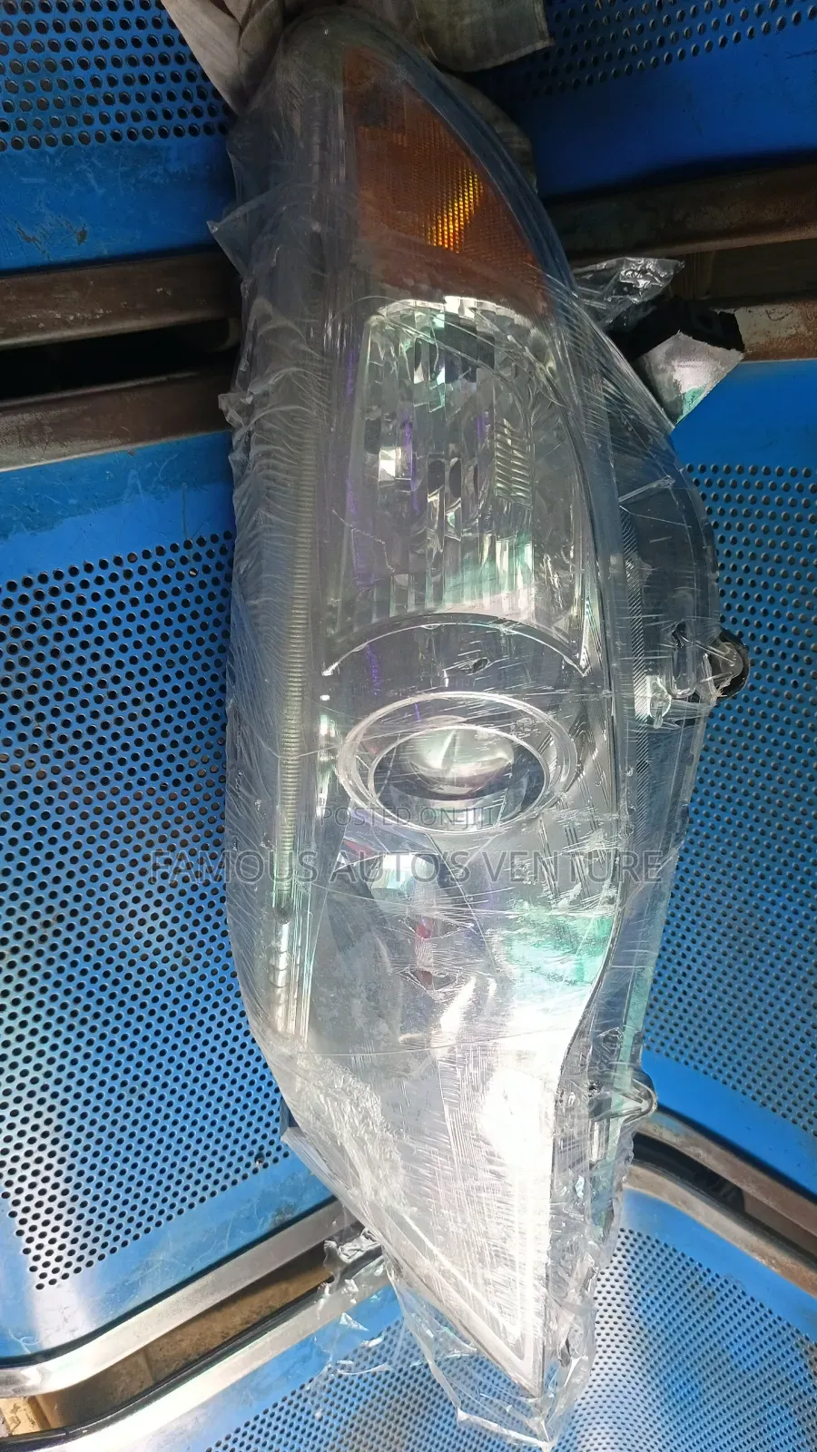 Headlight Toyota Avalon 2012