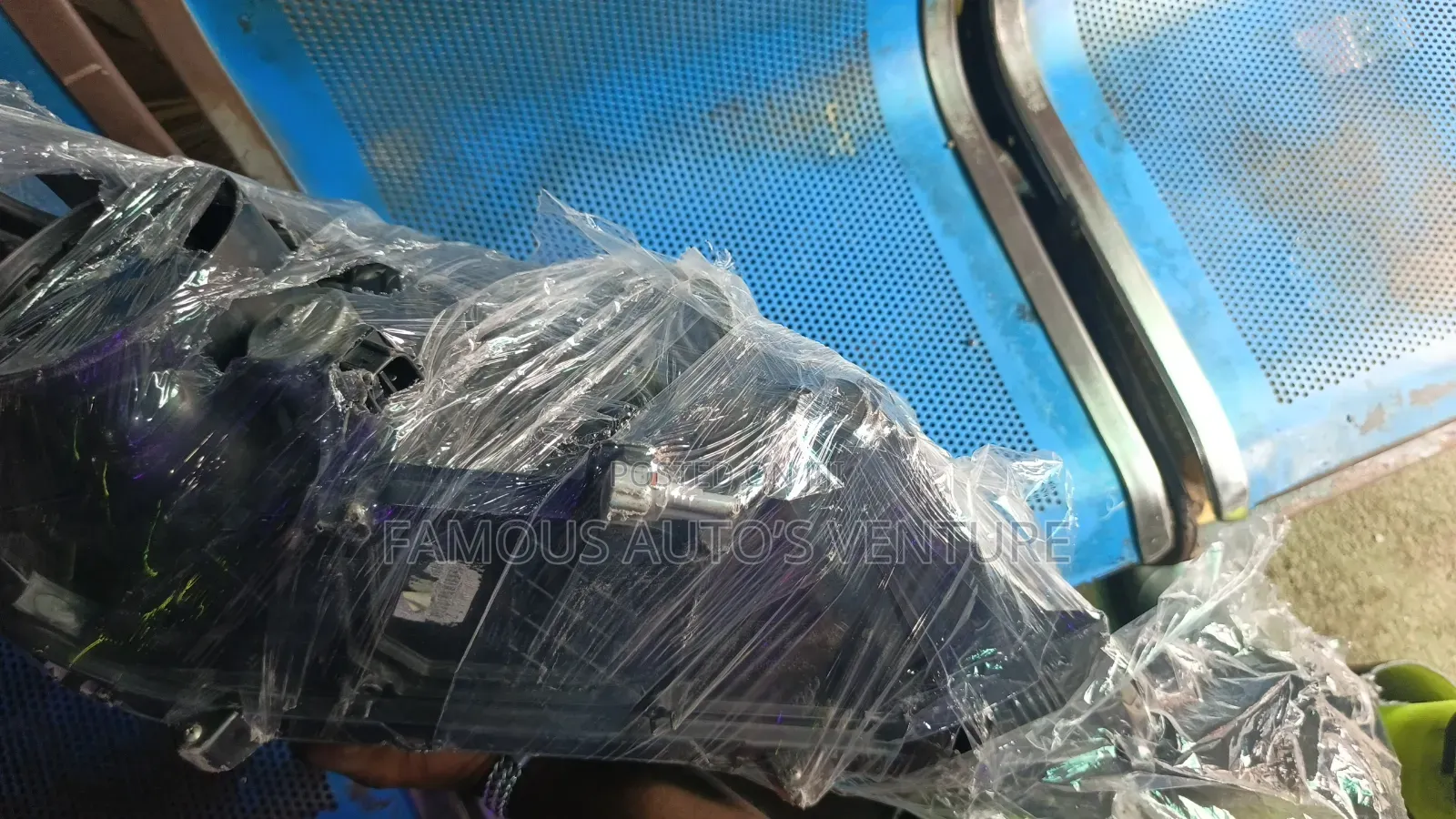 Headlight Toyota Avalon 2012