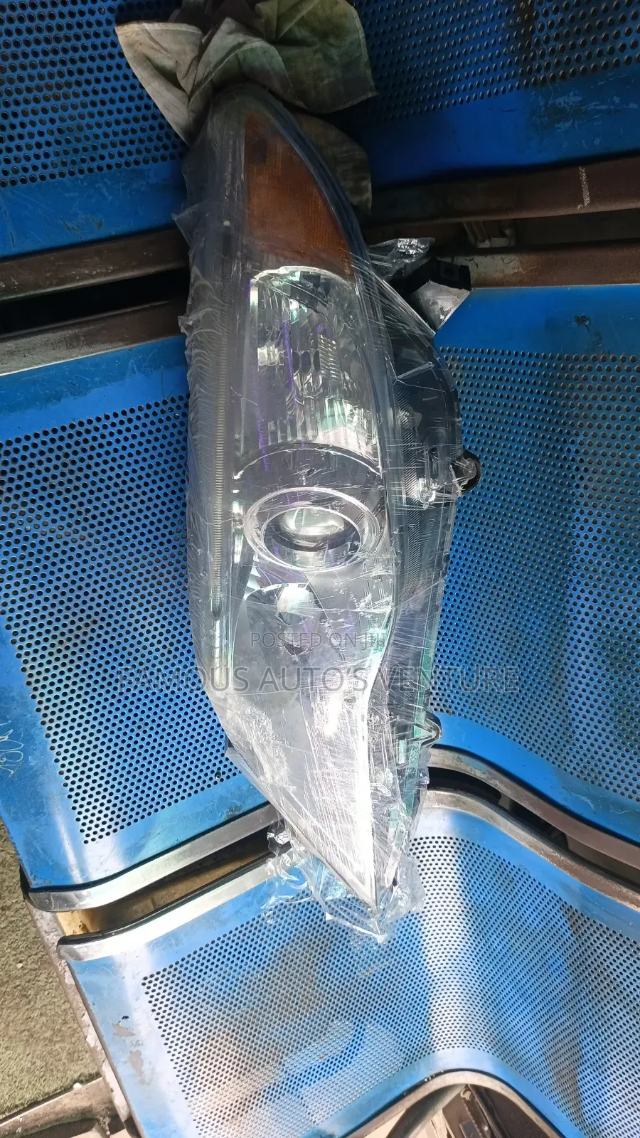 Headlight Toyota Avalon 2012