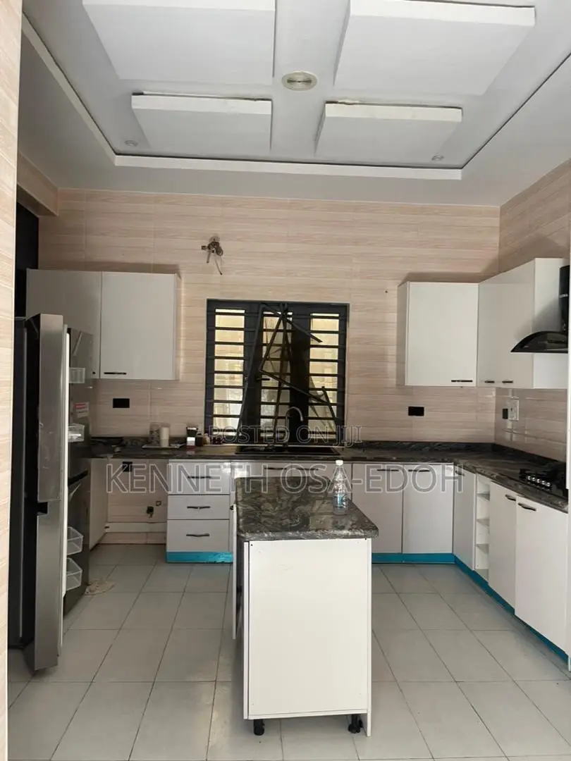 Furnished 5bdrm Duplex in New Era Estate, Jakande for sale