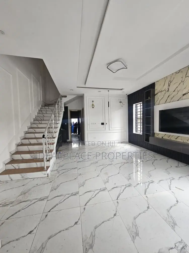 4bdrm Duplex in Lekki for sale