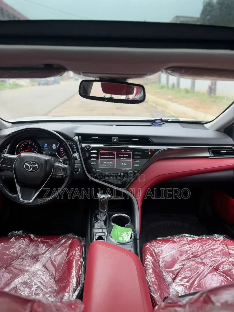 Toyota Camry 2019 White