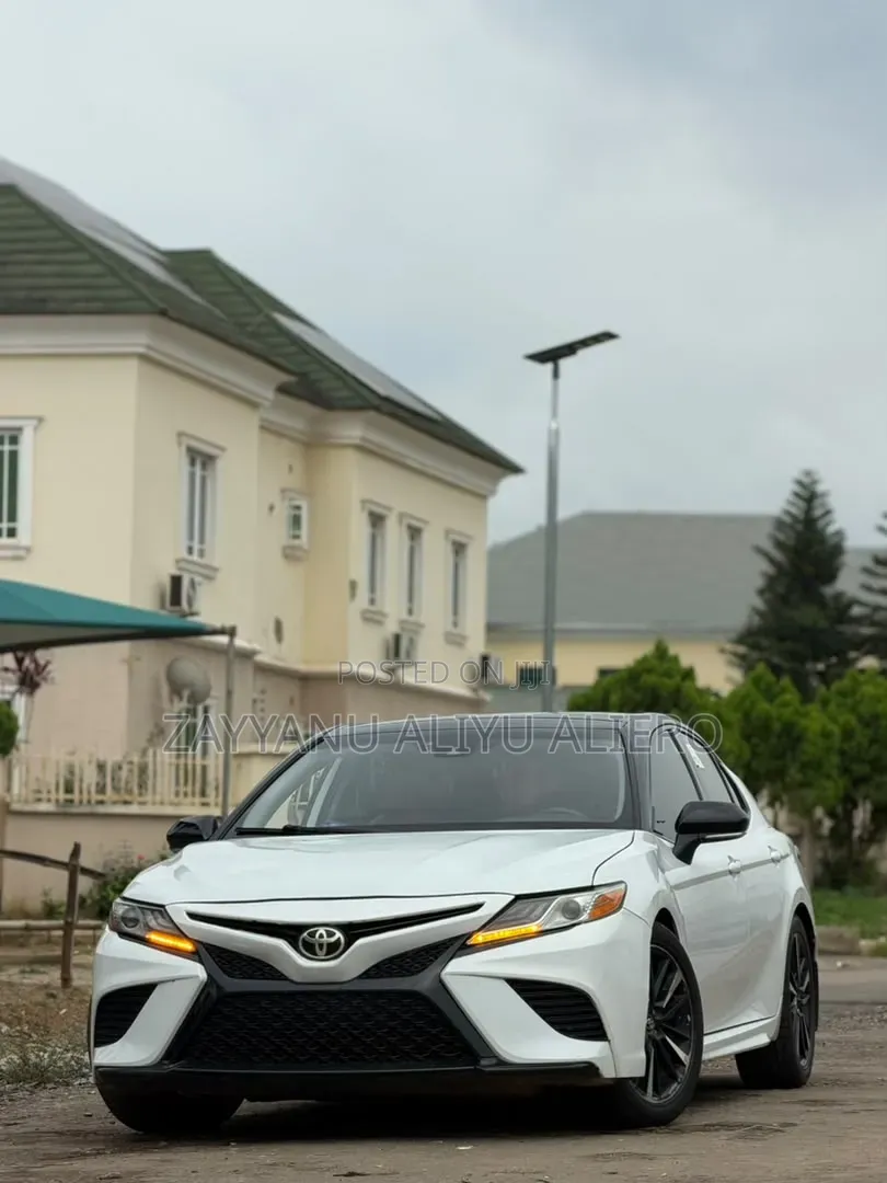 Toyota Camry 2019 White