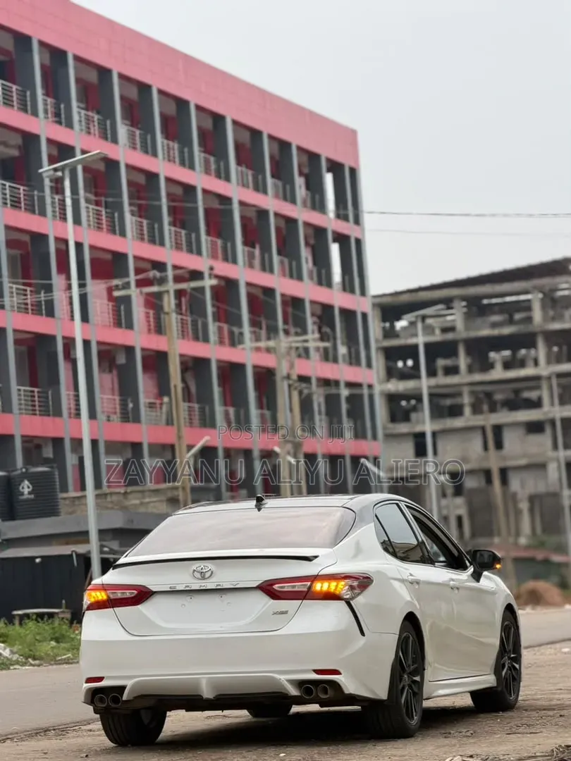 Toyota Camry 2019 White