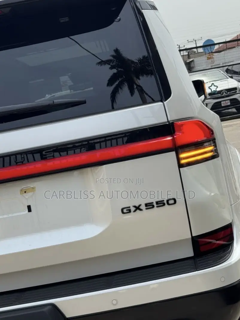 Lexus GX 550 Luxury 4WD 2025 Off white