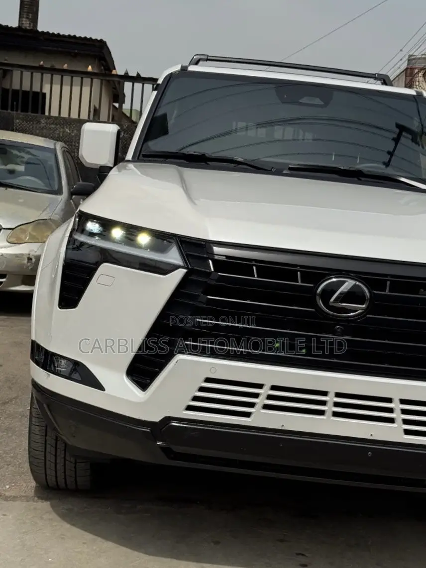 Lexus GX 550 Luxury 4WD 2025 Off white