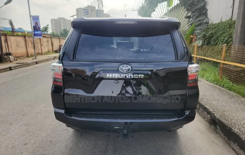 Toyota 4-Runner 2021 Black