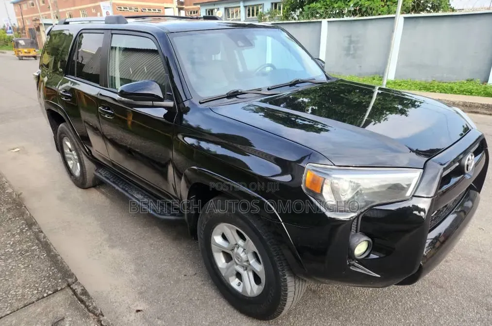 Toyota 4-Runner 2021 Black