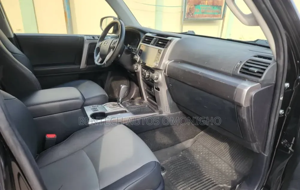 Toyota 4-Runner 2021 Black