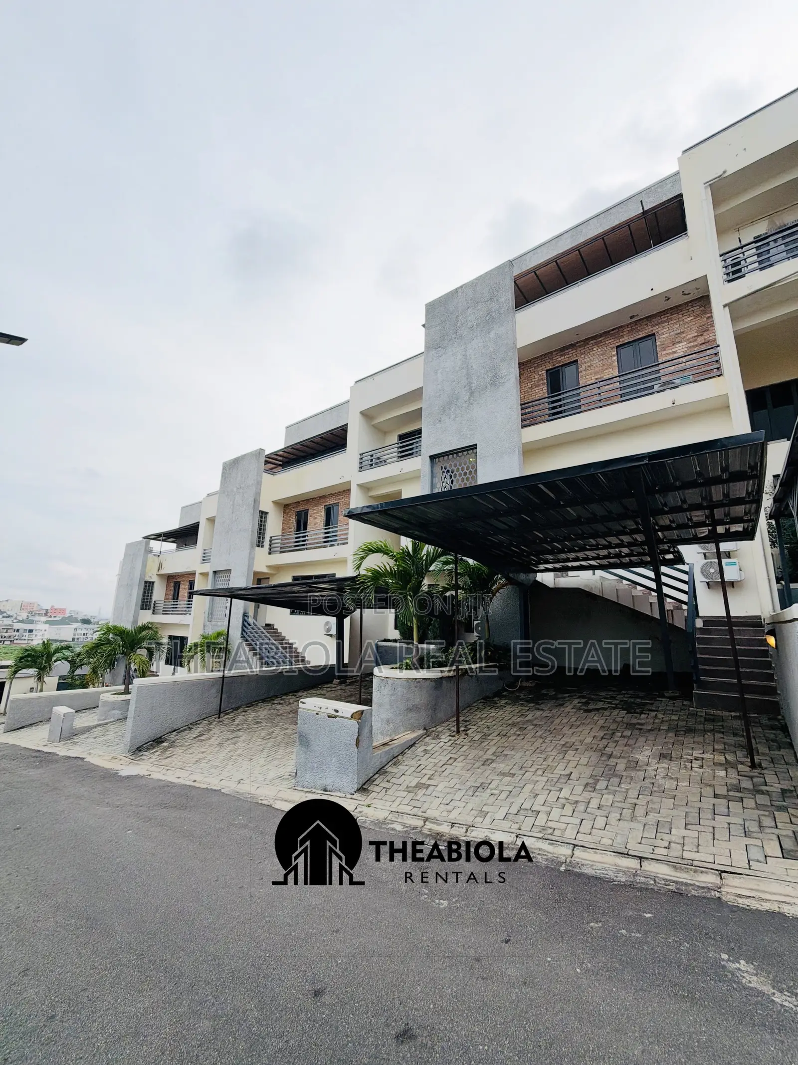 5bdrm Townhouse / Terrace in In A Beautiful Mini for rent