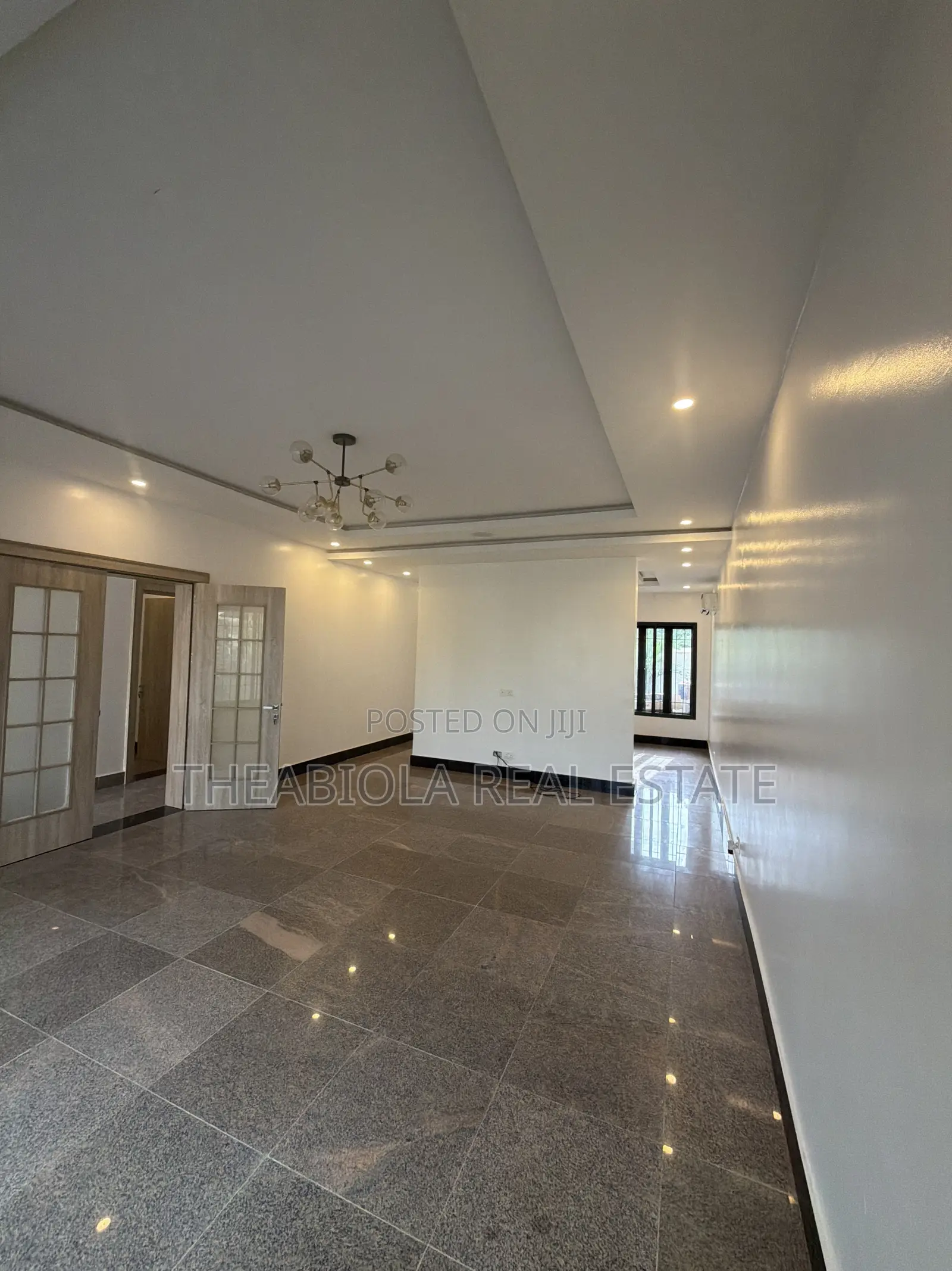 5bdrm Townhouse / Terrace in In A Beautiful Mini for rent
