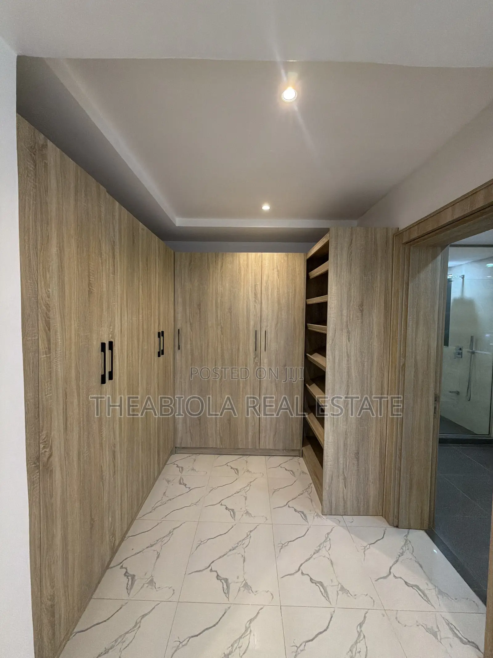 5bdrm Townhouse / Terrace in In A Beautiful Mini for rent