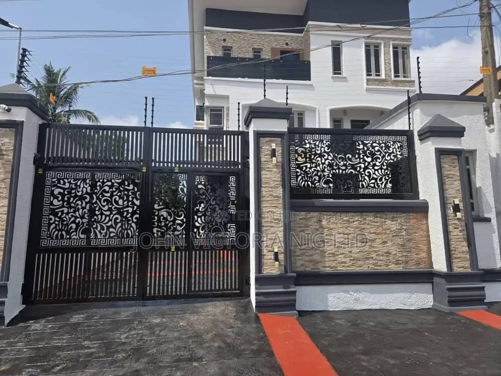 7bdrm Duplex in Gowon, Egbeda for sale