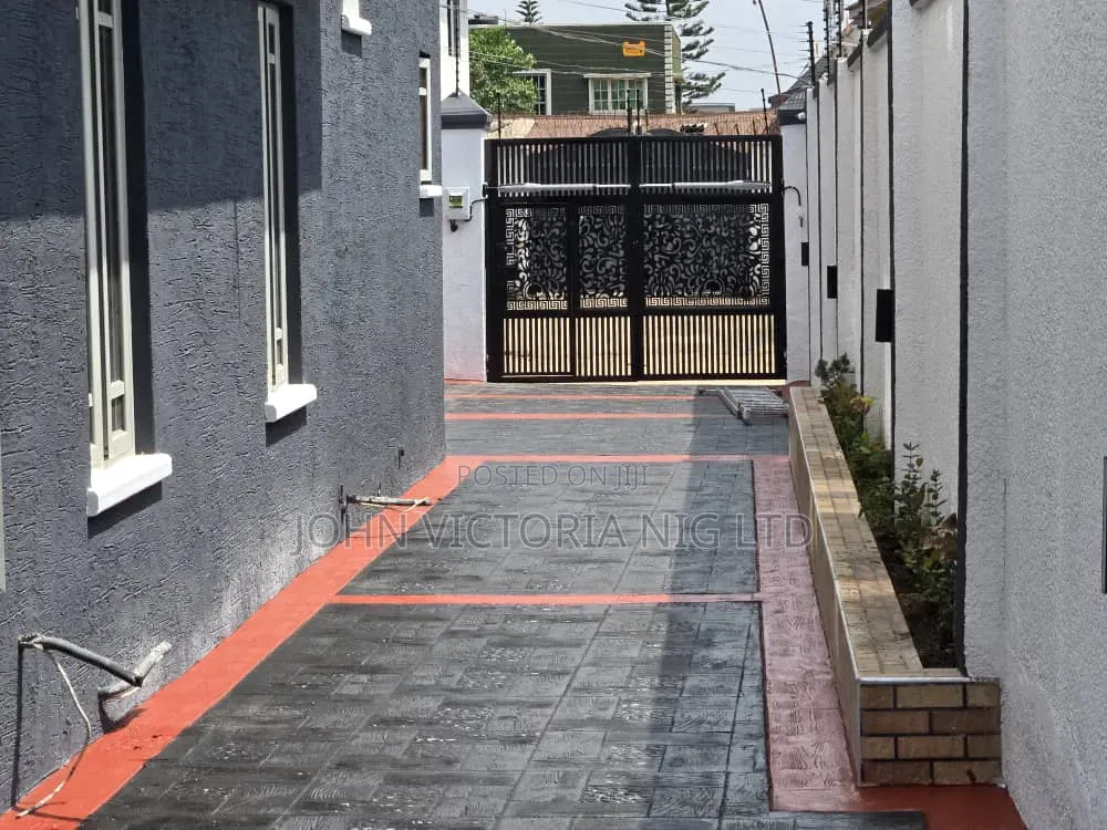 7bdrm Duplex in Gowon, Egbeda for sale