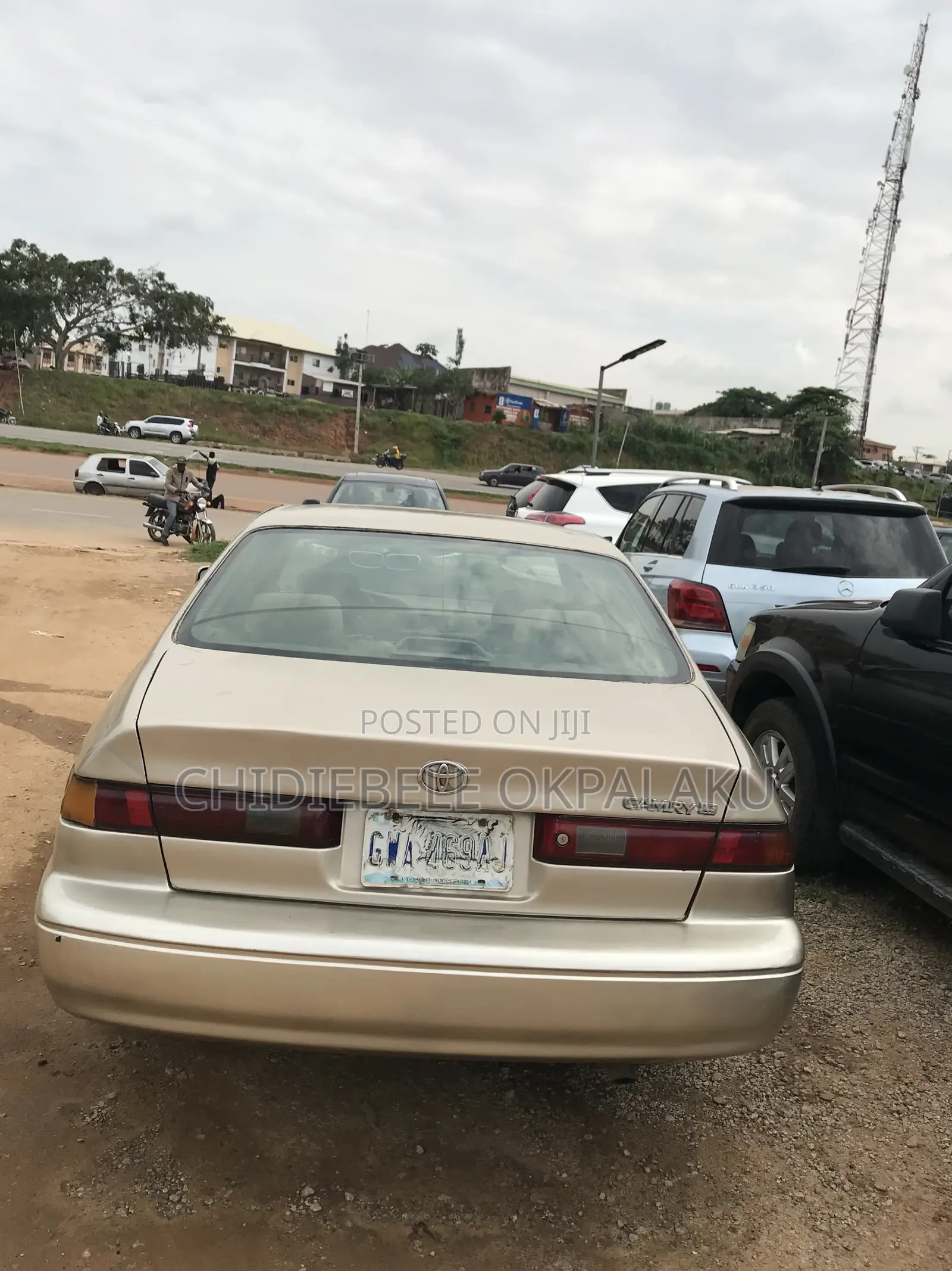 Toyota Camry 2000 Gold