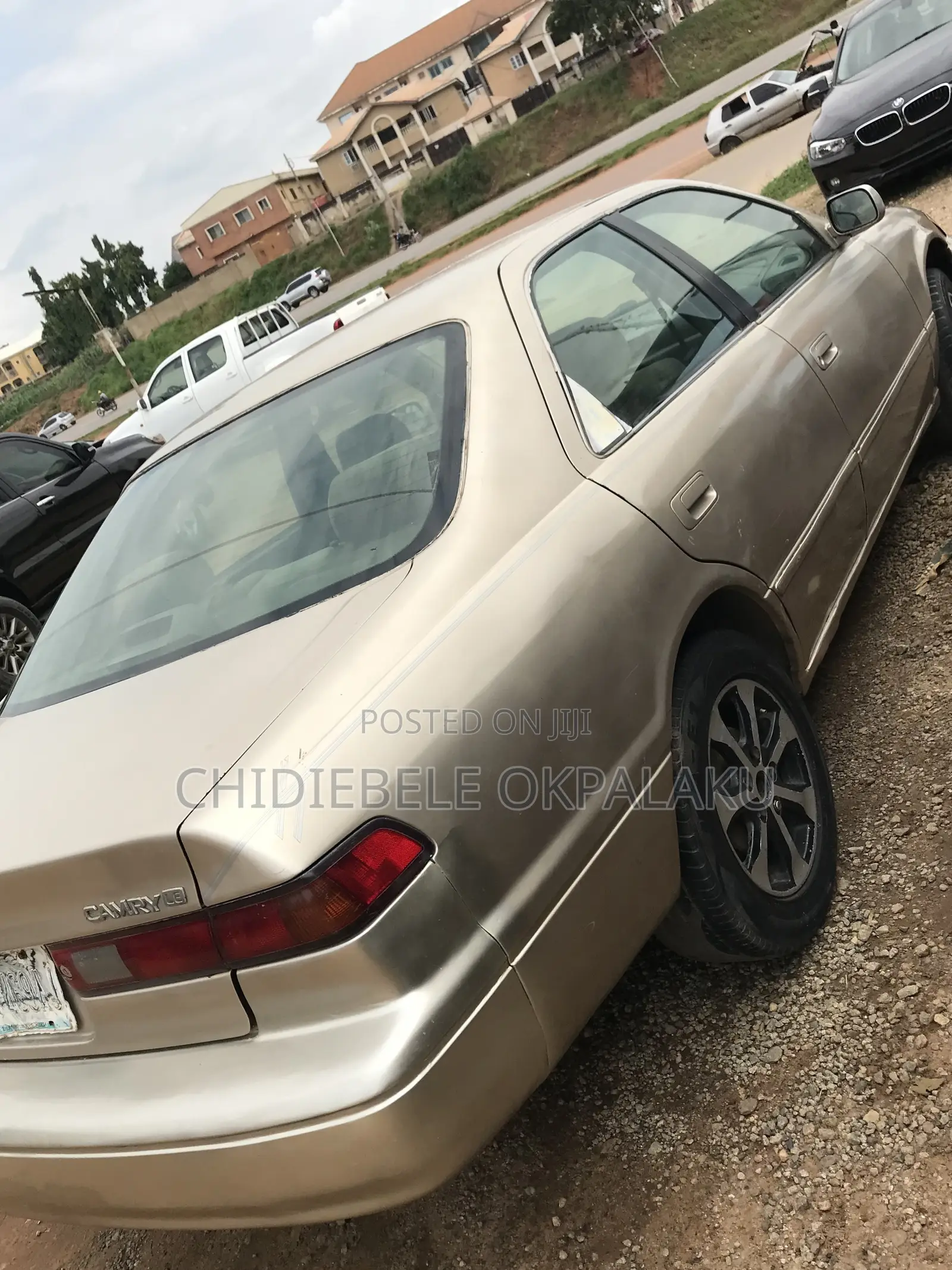 Toyota Camry 2000 Gold