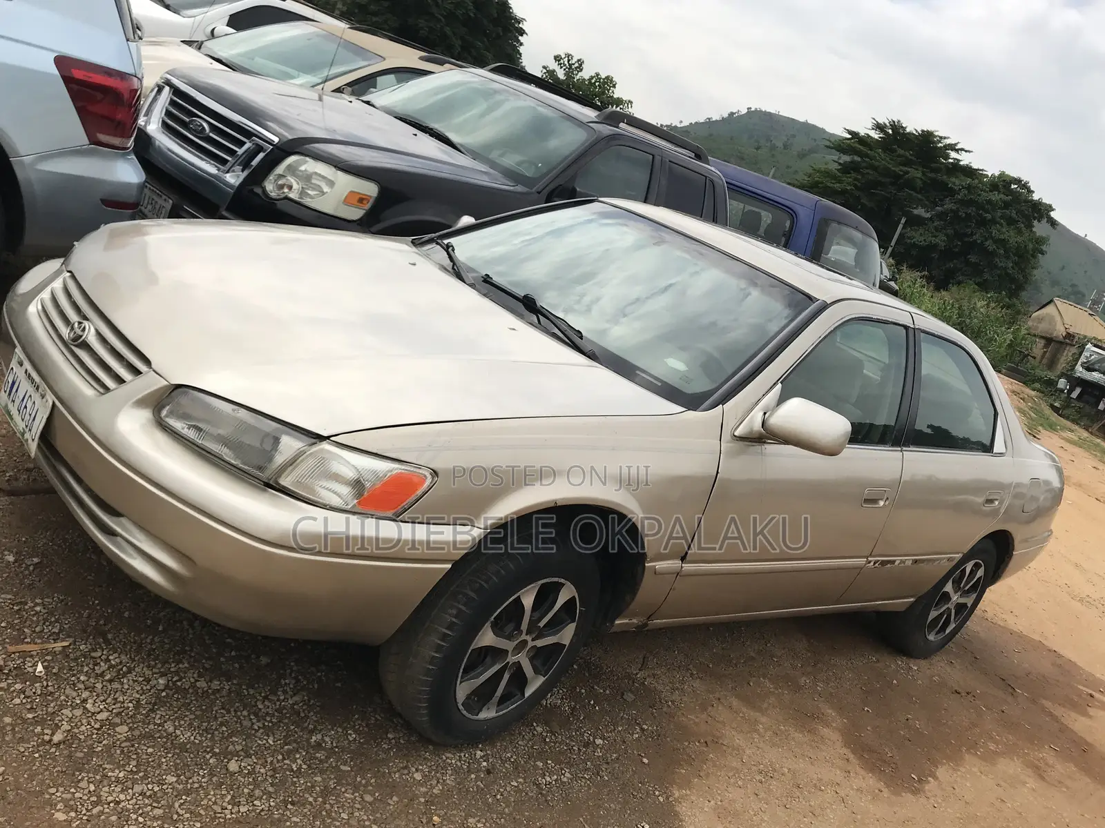 Toyota Camry 2000 Gold