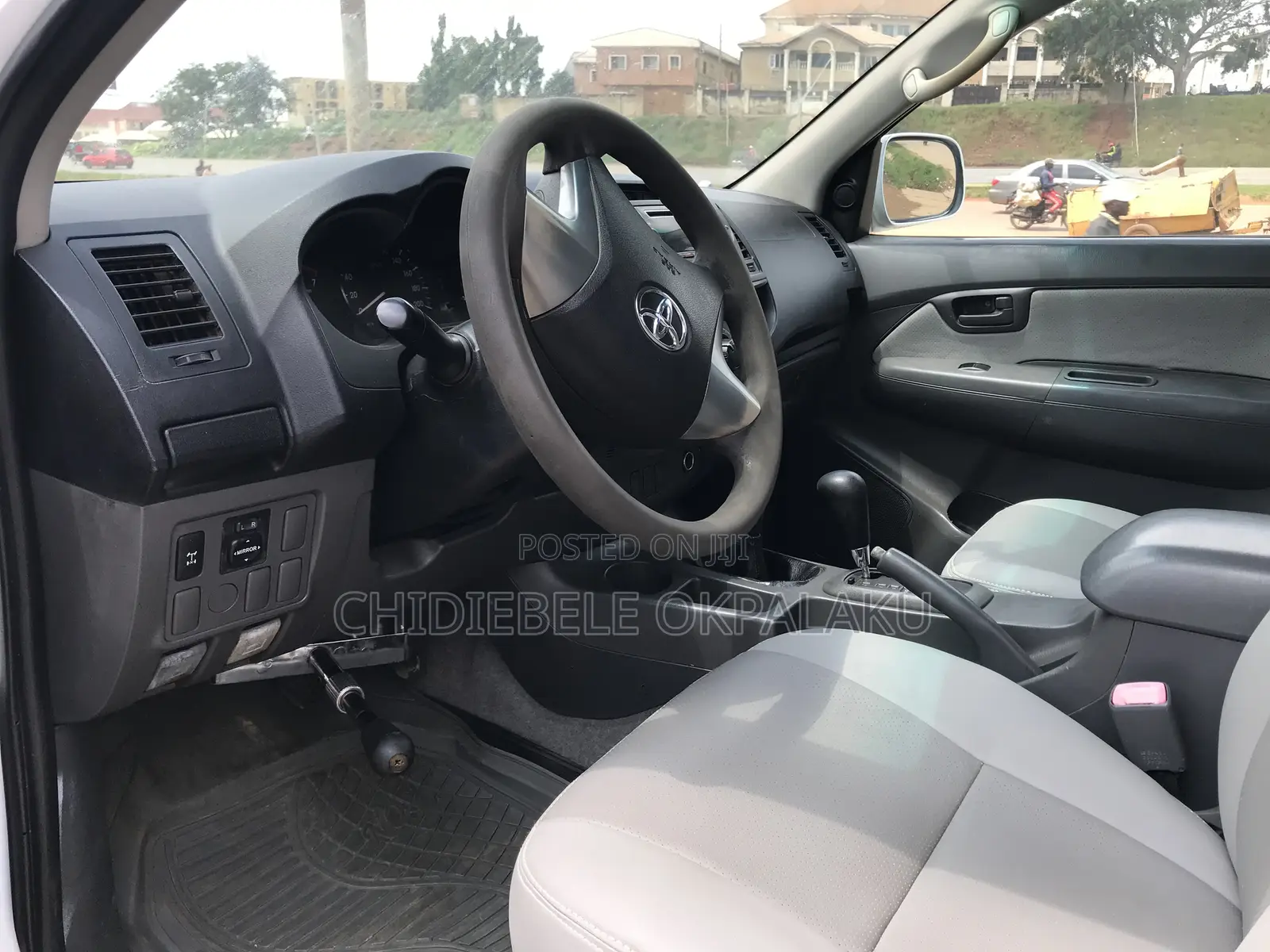 Toyota Hilux 2014 White
