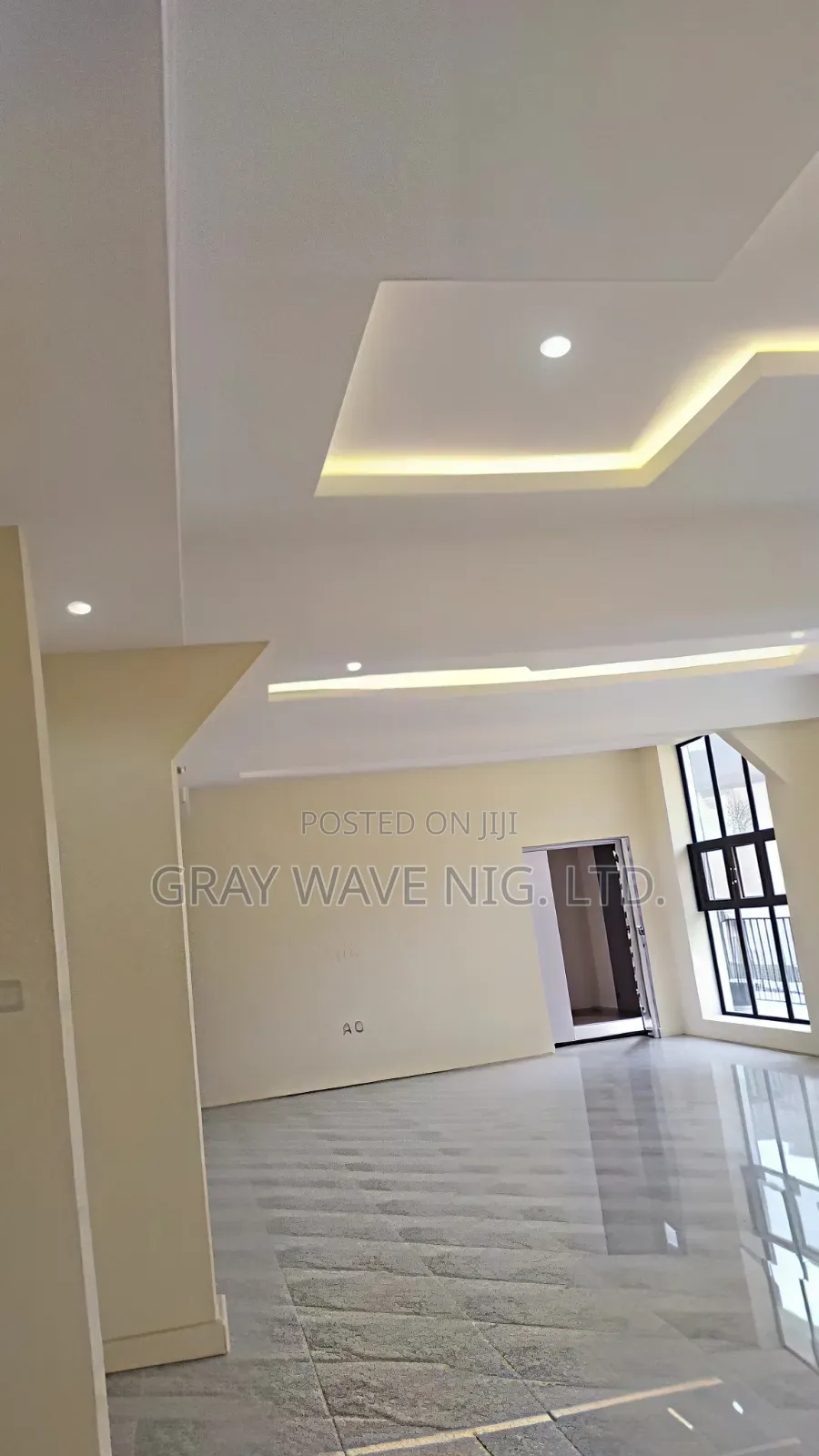 Spacious Shop/Office Space