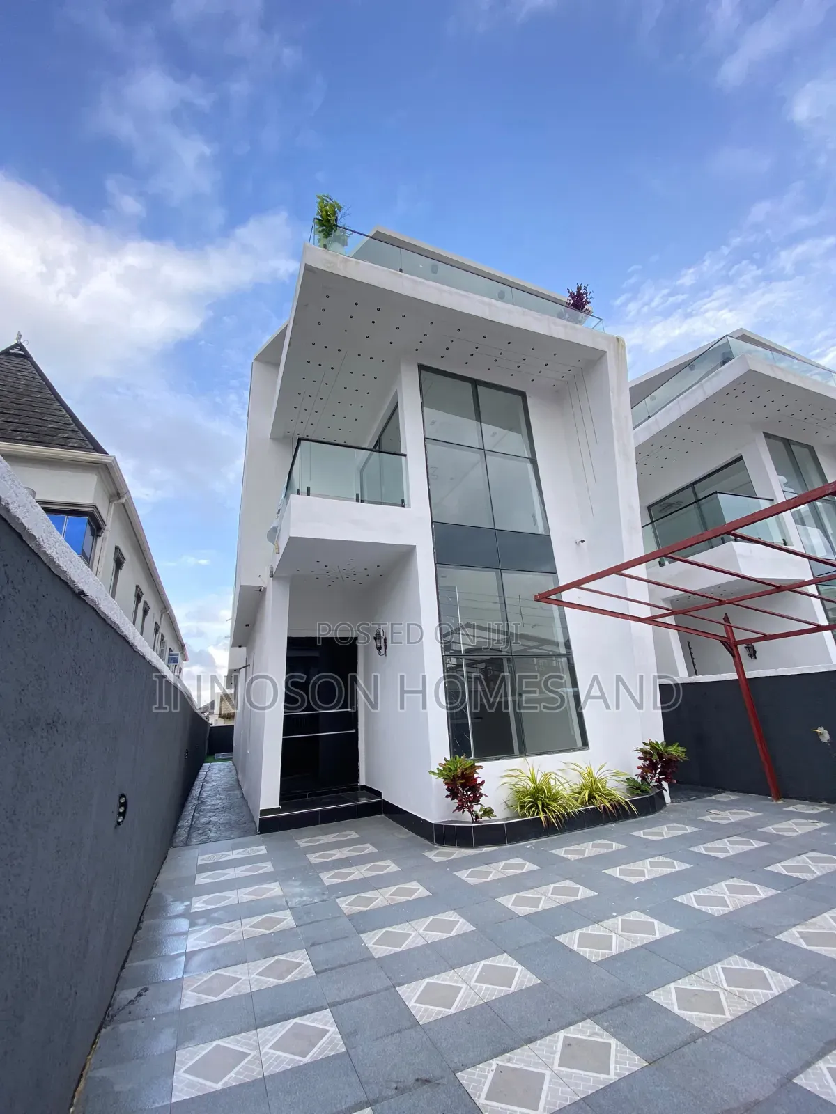 5bdrm Duplex in Sangotedo for sale