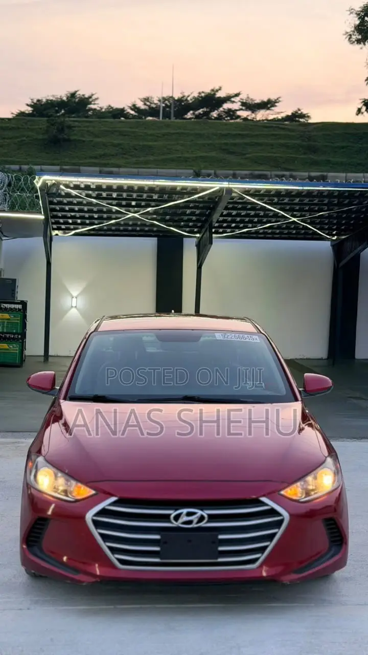 Hyundai Elantra 2017 Red