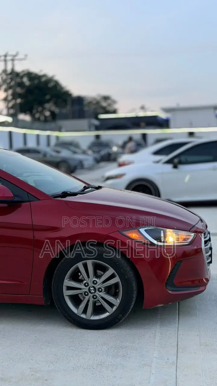 Hyundai Elantra 2017 Red