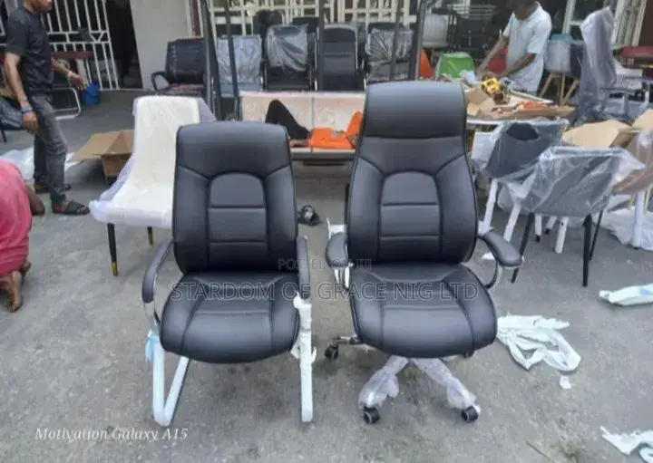 Executive Swivel and Visitors Chair