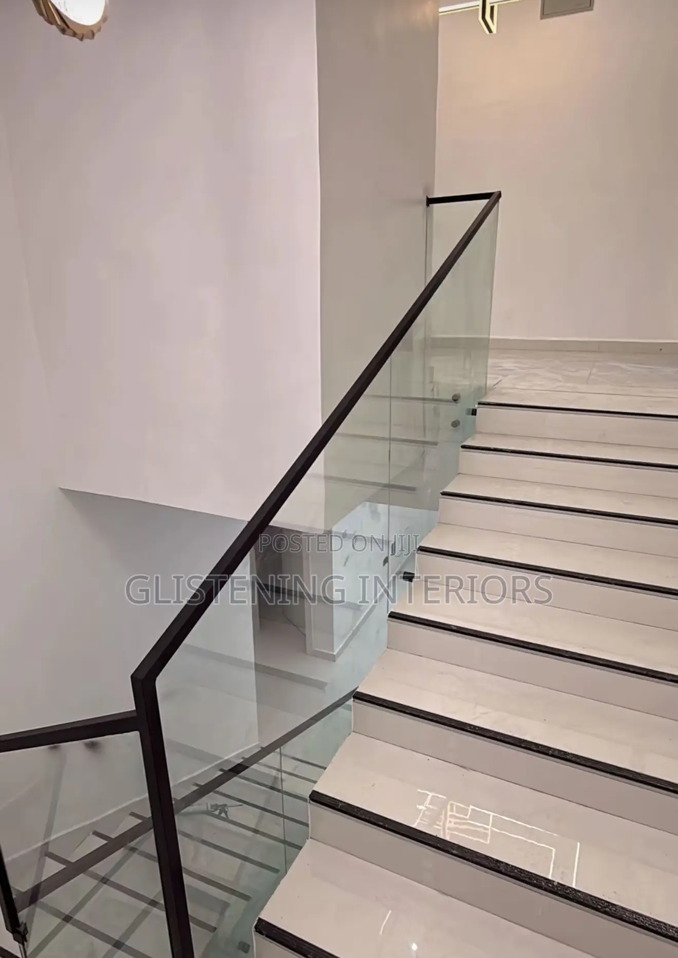 Staircase Side Using Black Stud With 10mm Tempered Plain Glass
