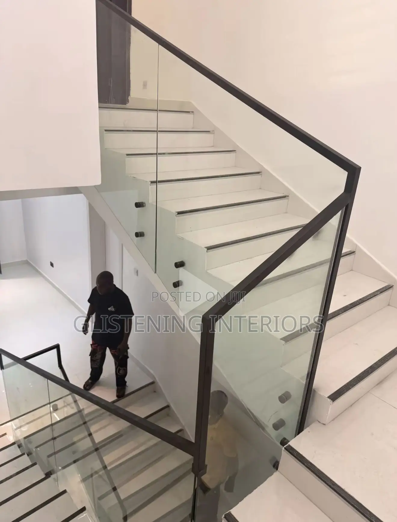 Staircase Side Using Black Stud With 10mm Tempered Plain Glass