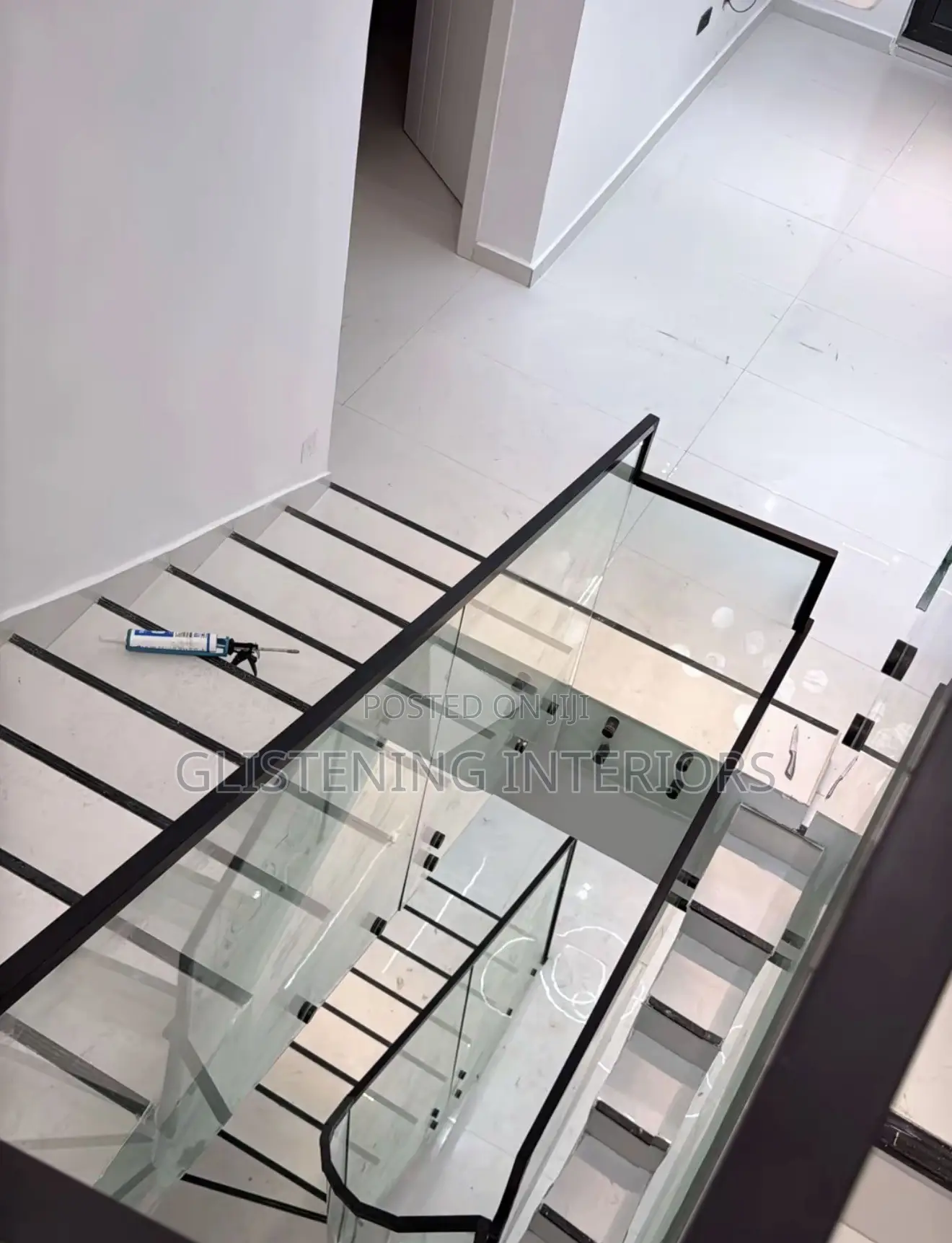 Staircase Side Using Black Stud With 10mm Tempered Plain Glass