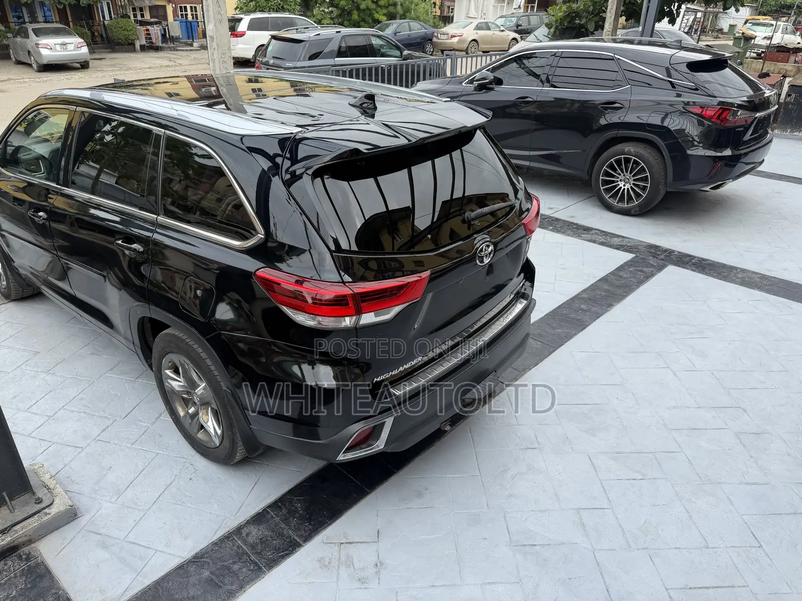 Toyota Highlander Limited Platinum 4x4 V6 (3.5L 6cyl 8A) 2018 Black
