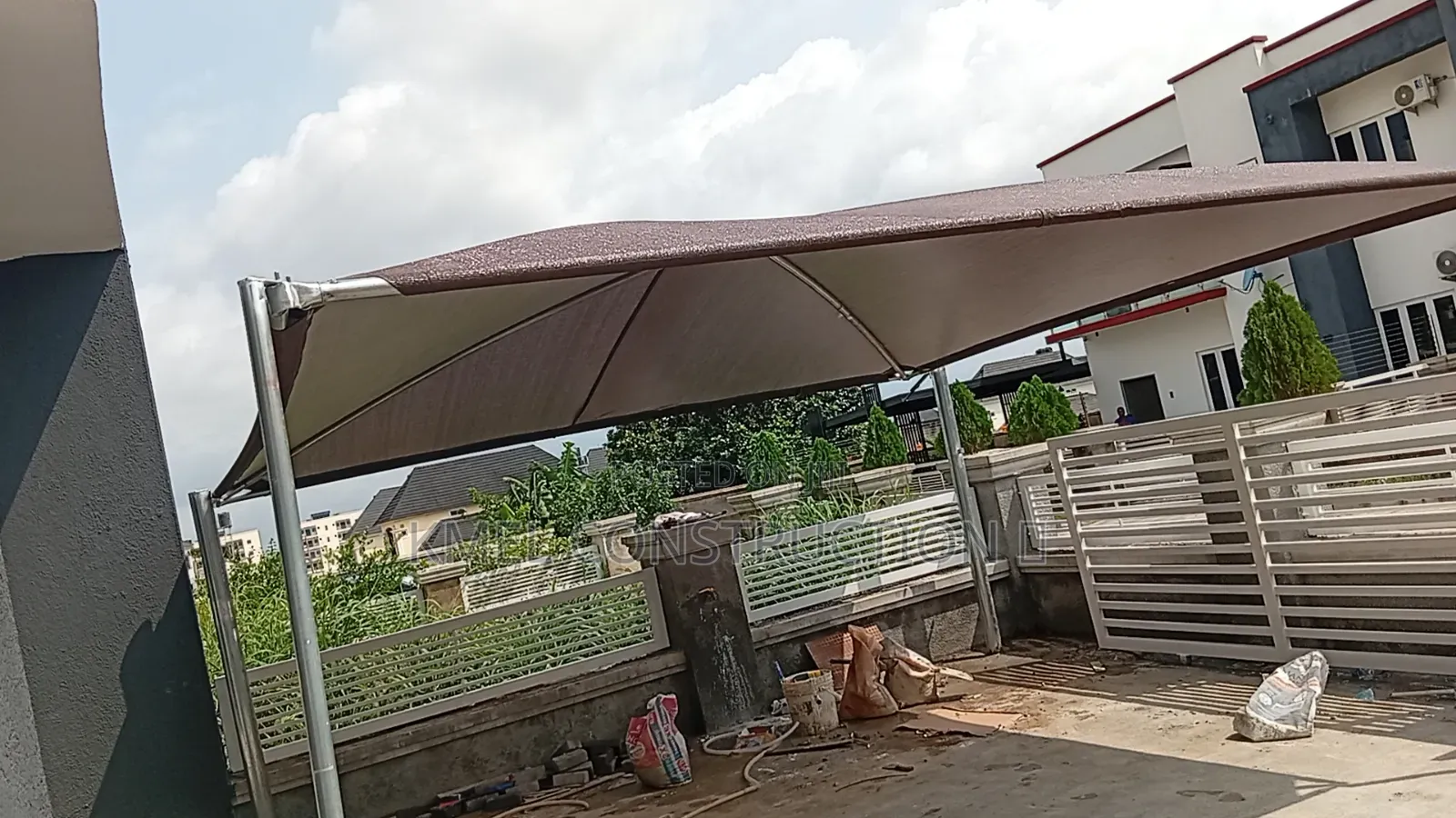 Residential Carport Canopy Sleeky Design.