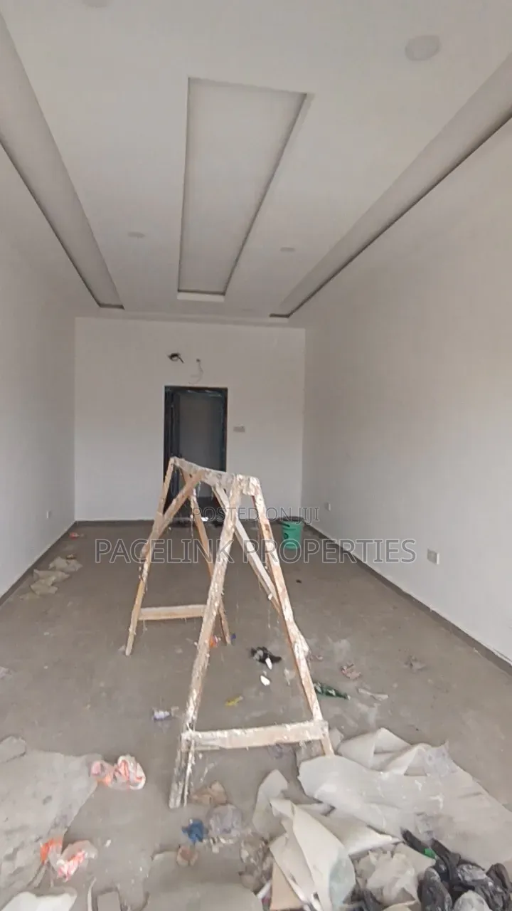 Newly Built Spacious Shop Pop Ceiling 2 Toilet Good for All Business