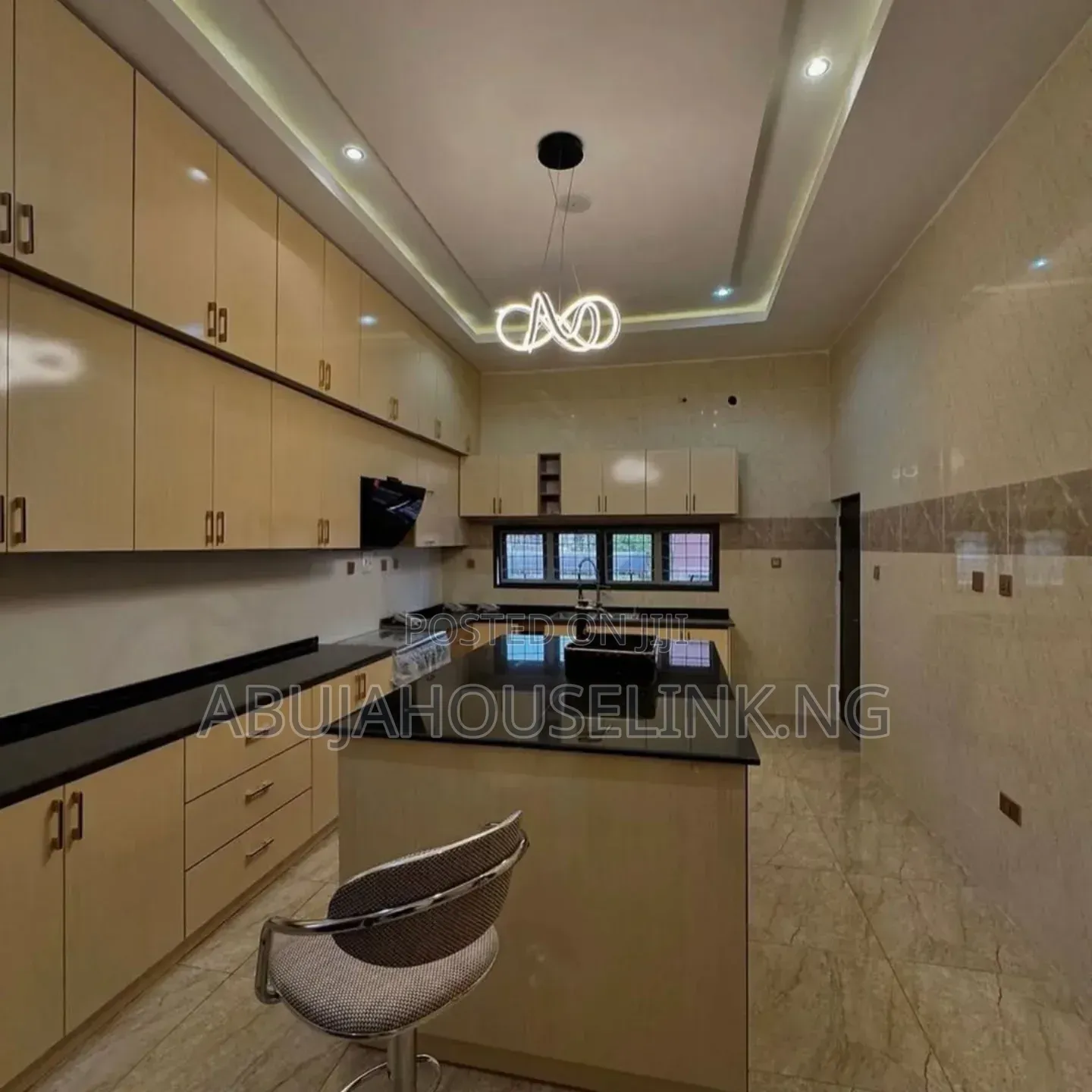 Furnished 5bdrm Duplex in Apo Resettlement for sale
